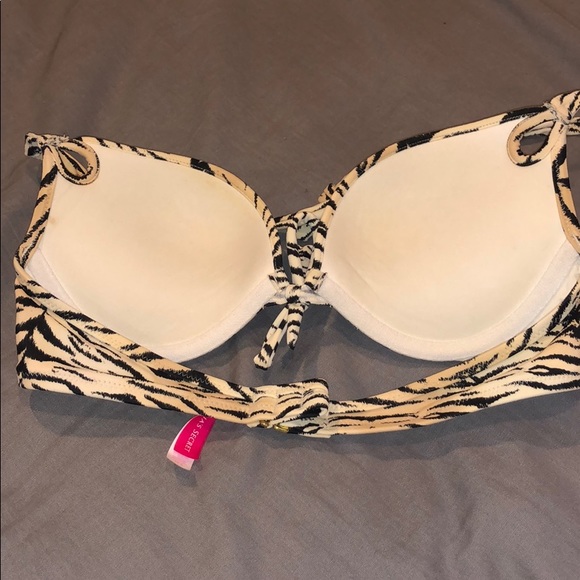 SOLD‼️‼️‼️ bikini top - Picture 2 of 5
